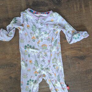 Magnetic me 3-6 mo Unicorn print